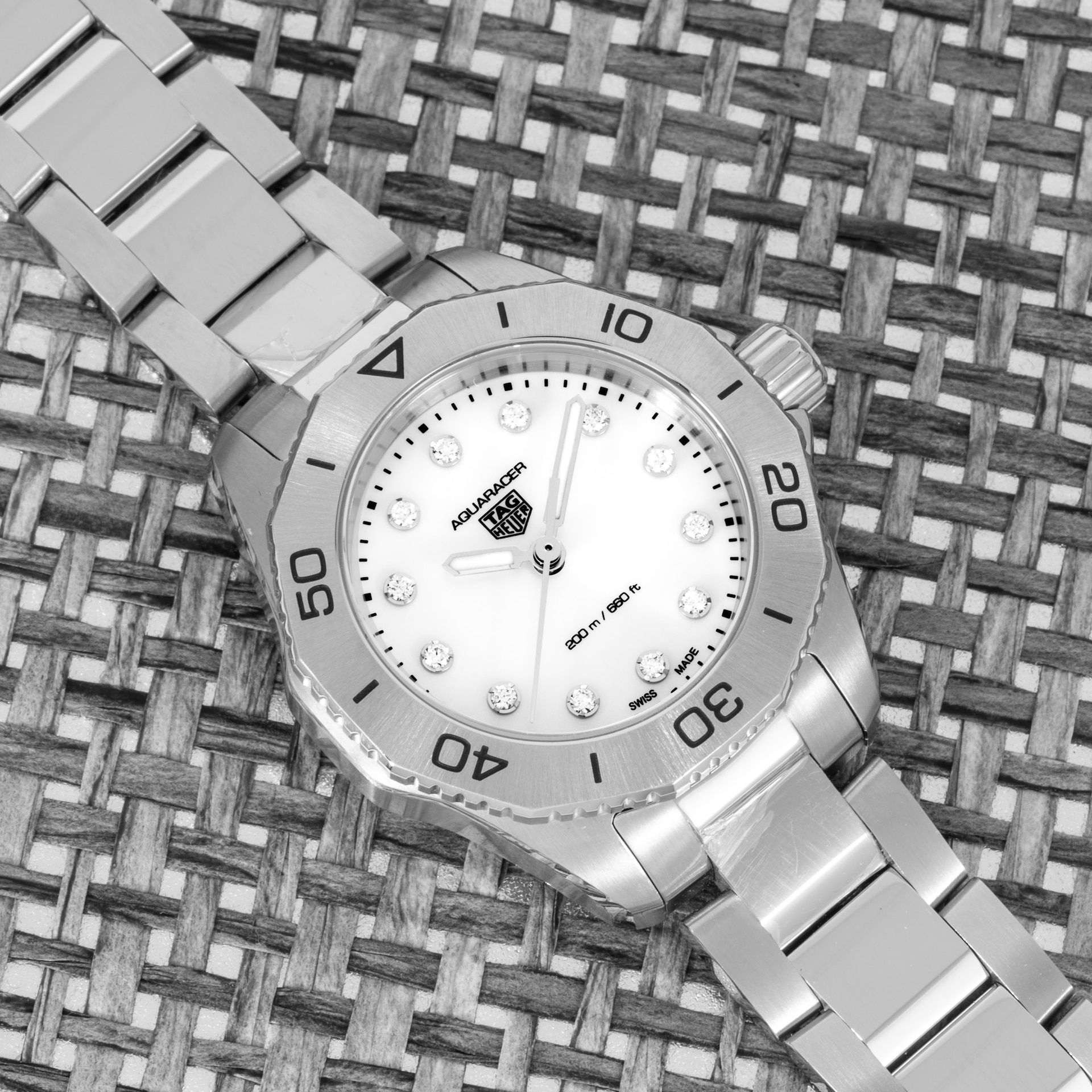 Pre-Owned TAG Heuer Aquaracer Ladies 'Mother Of Pearl' Pre-Owned TAG Heuer Aquaracer Ladies 'Mother Of Pearl'