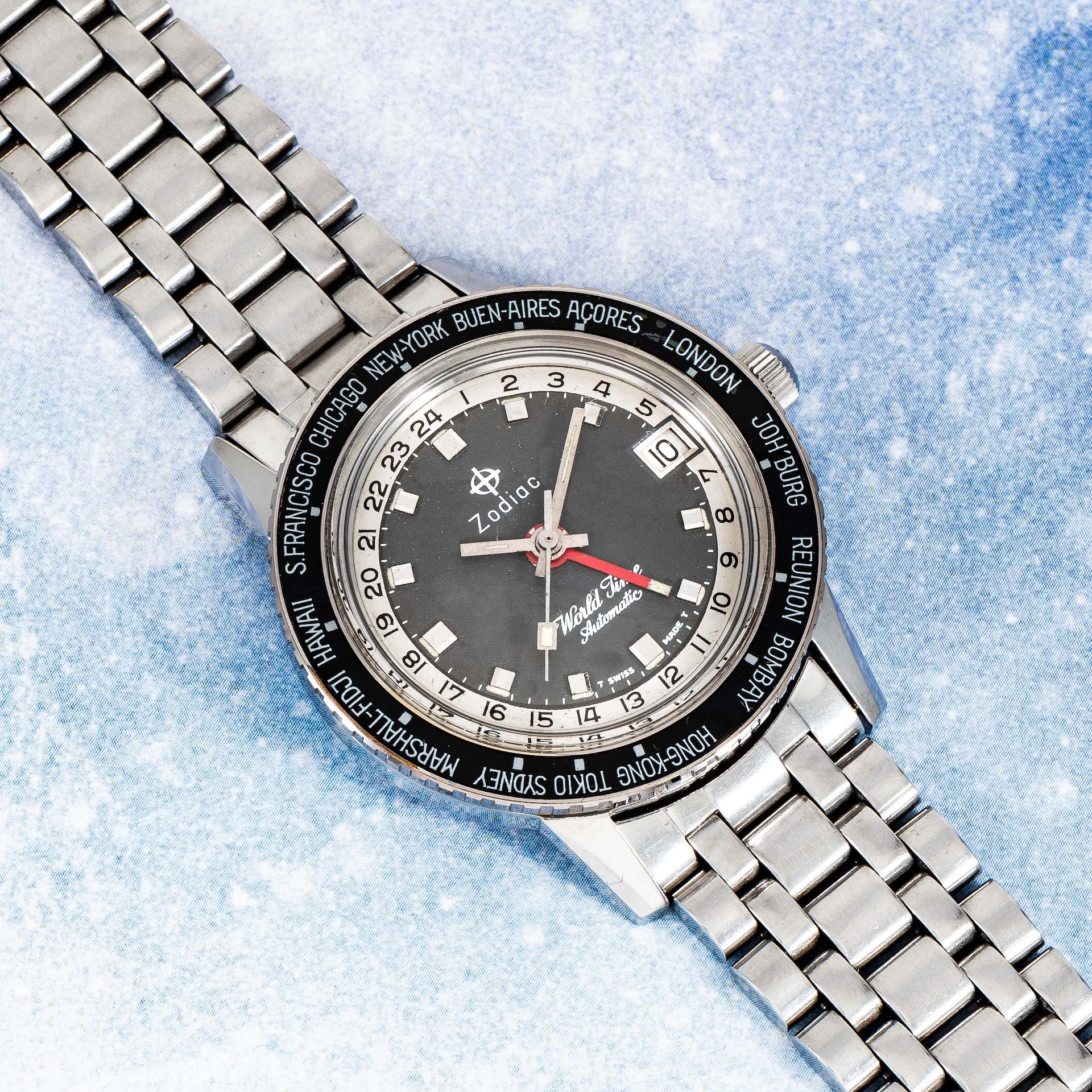 Pre-Owned Zodiac World Time